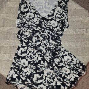 Black and White Sleevless Dress